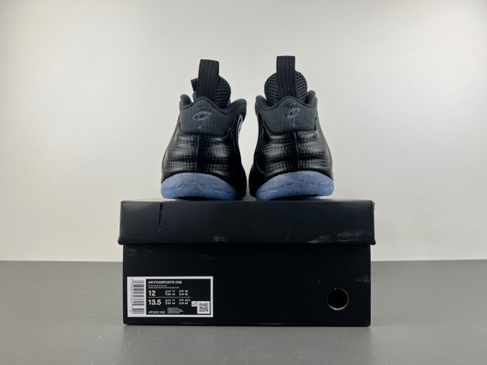 Nike Air Foamposite One “Carbon Fiber” HF2902-002