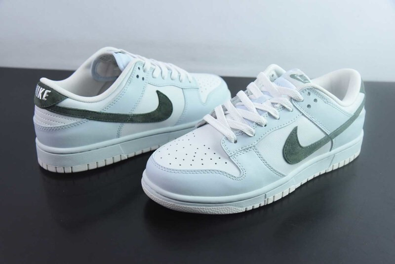 Nike Dunk Low Light Silver Juniper Green IM3371-030