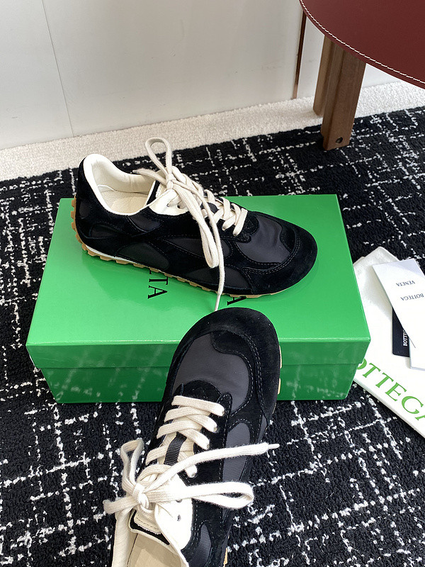 BOTTEGA VENETA Sneaker