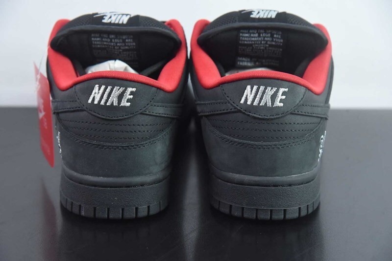 Svp*me x nike sb dunk low black hq8487-001