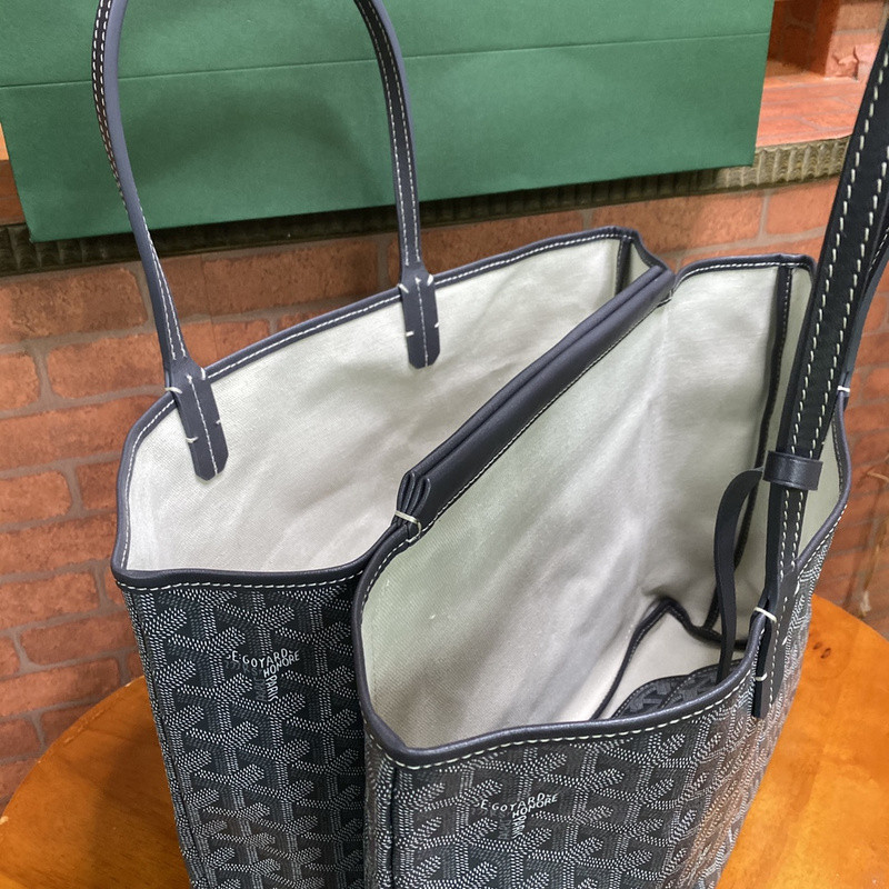 GOYARD PURSE