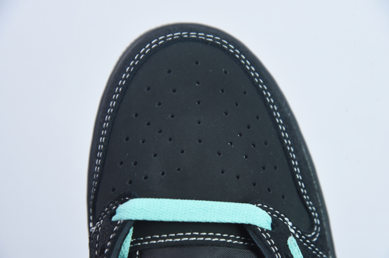 TIFFANY & CO. x Travis Scott x AJ 1 Low “11837” DM7866-311