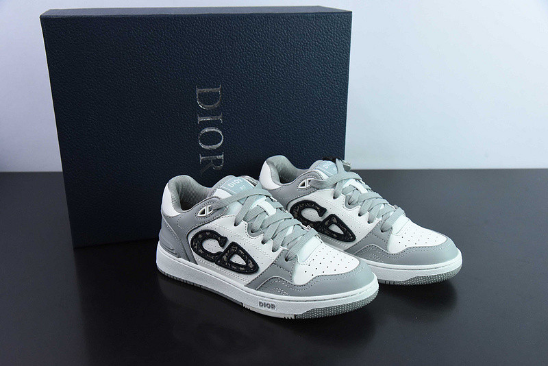 dio* sneaker