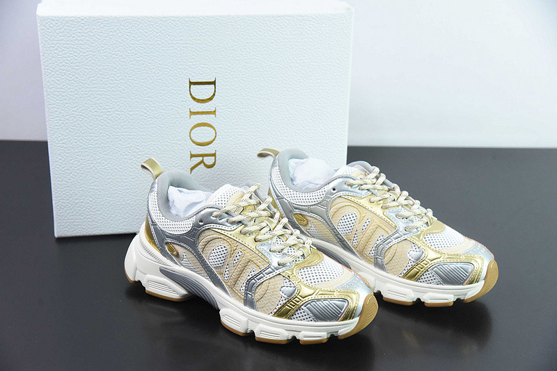 dio* sneaker